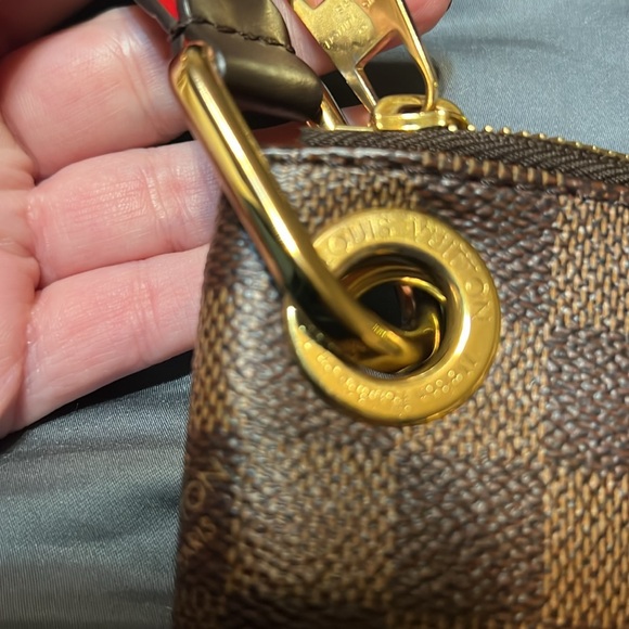 Louis Vuitton South Bank Besace - Picture 15 of 17